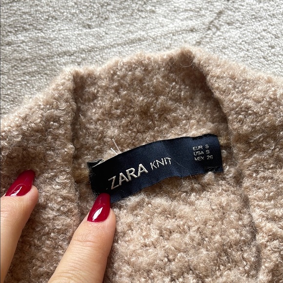 Zara Beige Sweater with Colorful Pockets - Picture 3 of 3